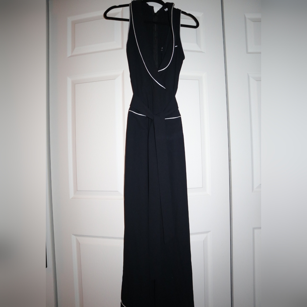 Black and white sleevless jumpsuit